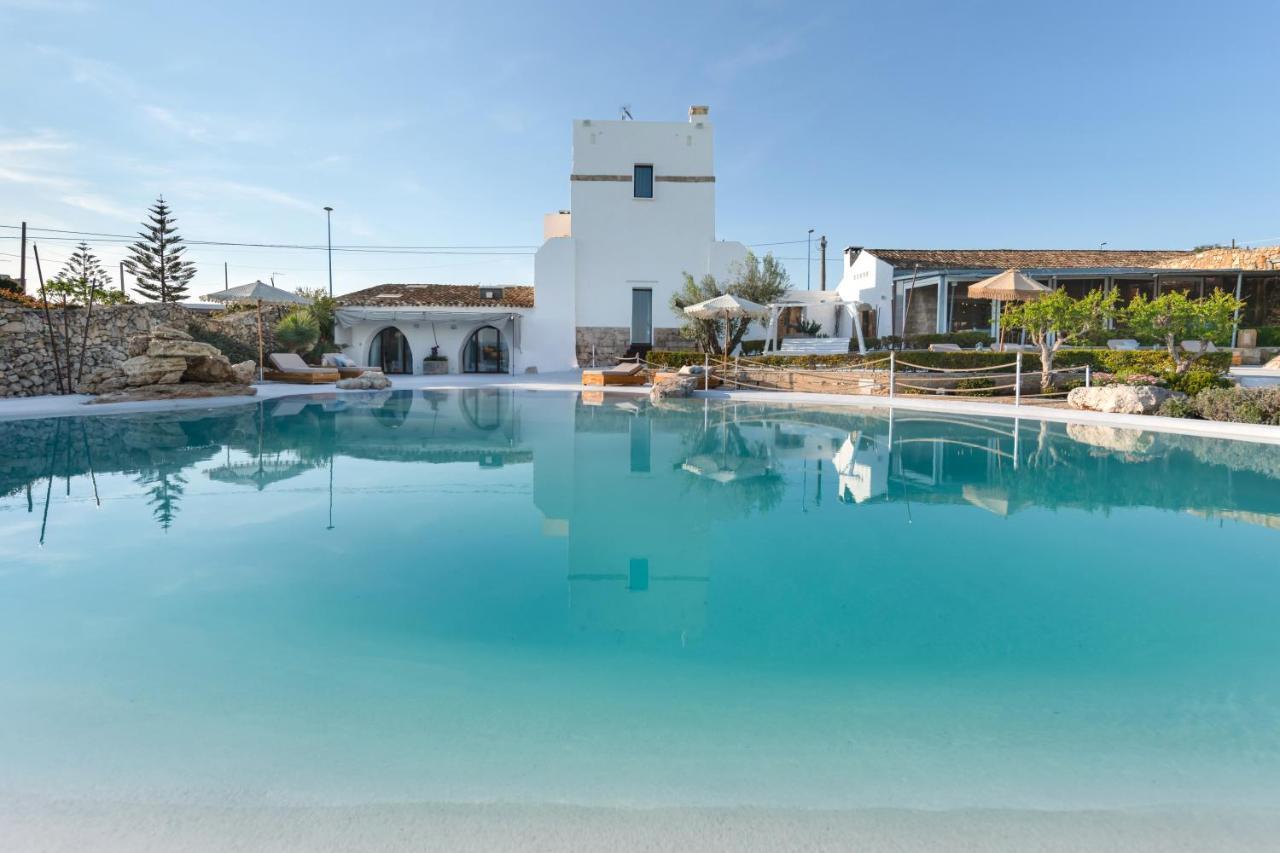 Masseria Samenti Torre Suda Esterno foto