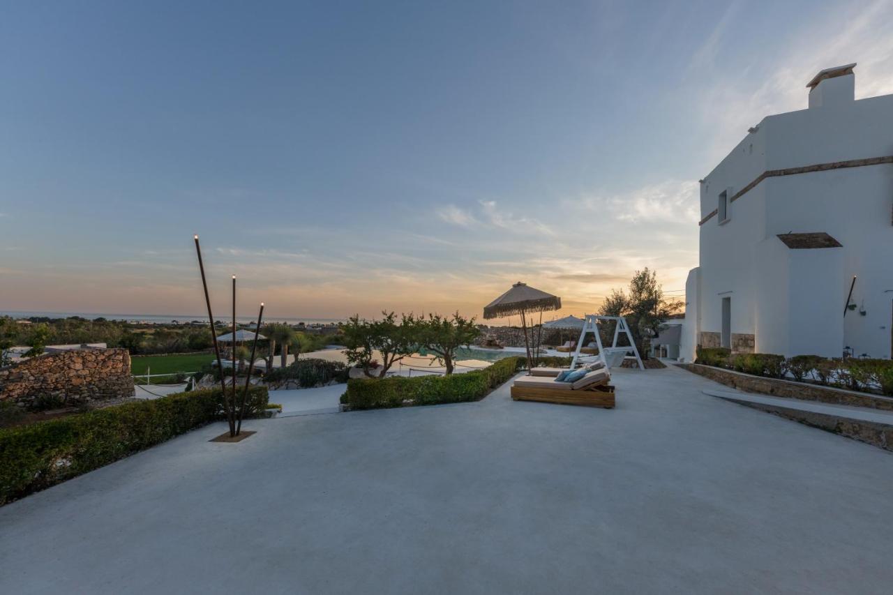 Masseria Samenti Torre Suda Esterno foto