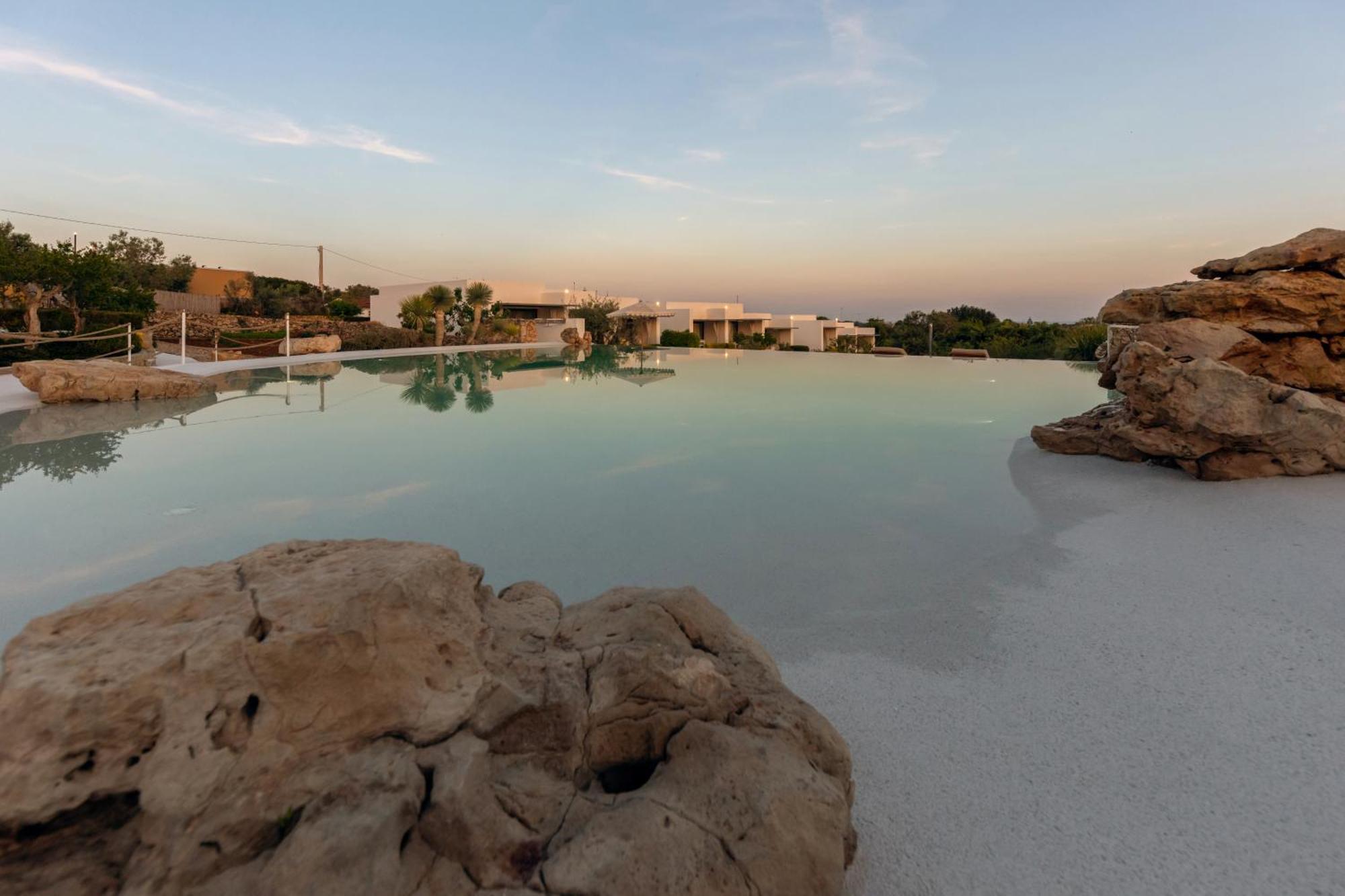 Masseria Samenti Torre Suda Esterno foto