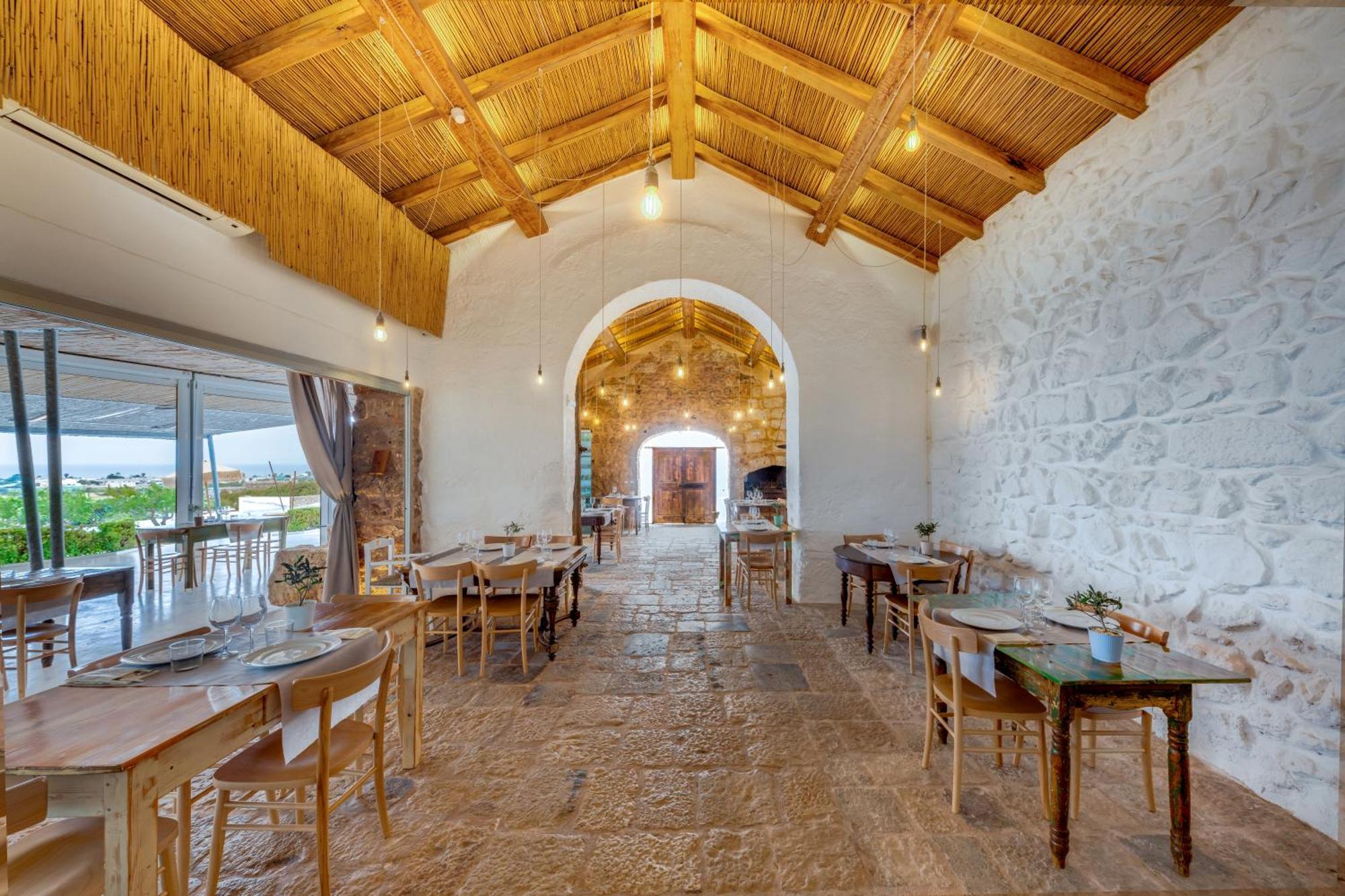 Masseria Samenti Torre Suda Esterno foto